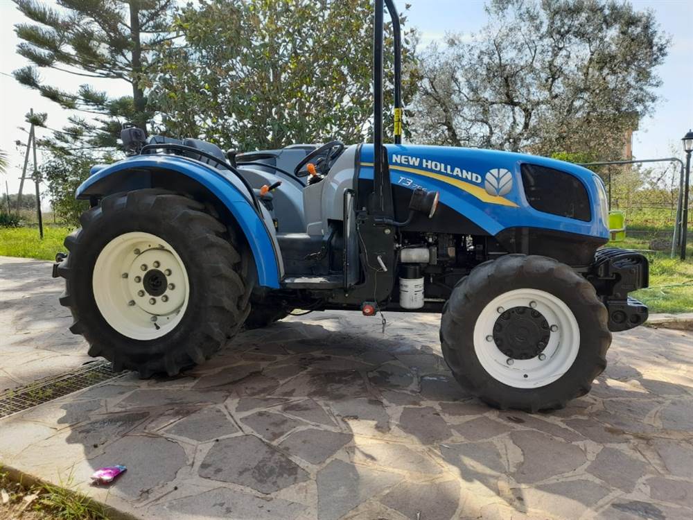 Trattore T F Usato Marca New Holland Anno Prezzo Trattabile Roma