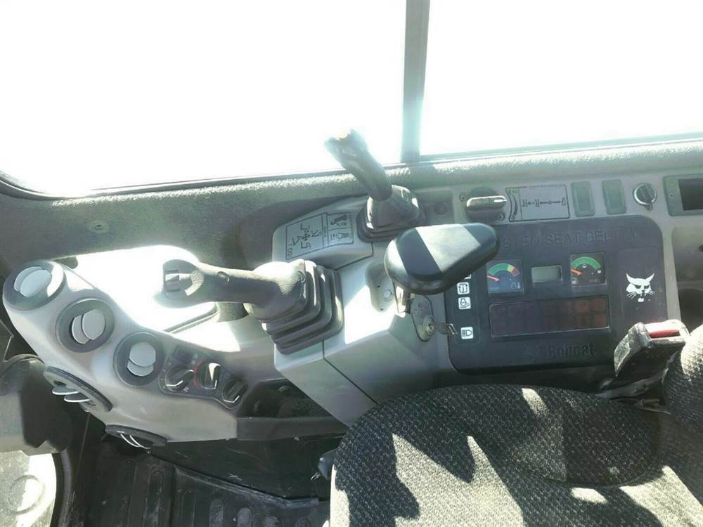Foto 6Miniscavatore Bobcat E32 - 32 Qli Escavatore