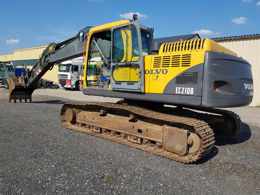 Foto 2 Escavatore Volvo 210BLC Usato