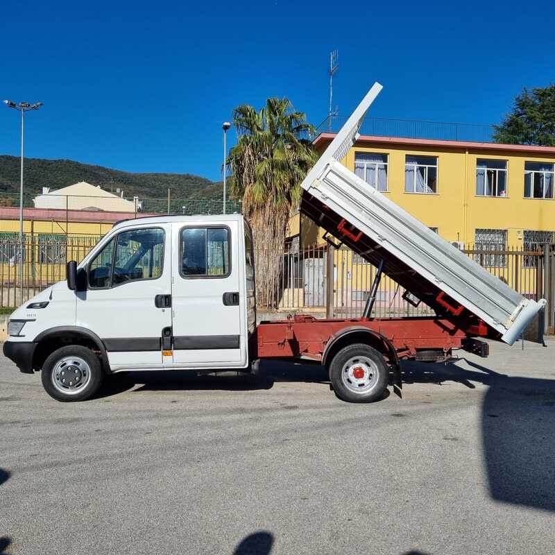 Foto 7DAILY 35c11 2.8cc 110CV DOPPIA CABINA - RIBALTABILE Iveco Anno 2002