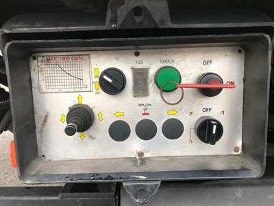 Camion Marca Mercedes furgonato - box 60 quintali - ql - Foto 6