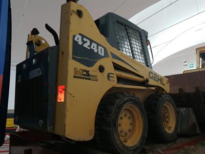 Minipala Gehl 4240