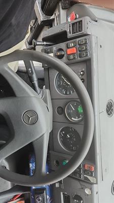 Minibus Mercedes posti 33