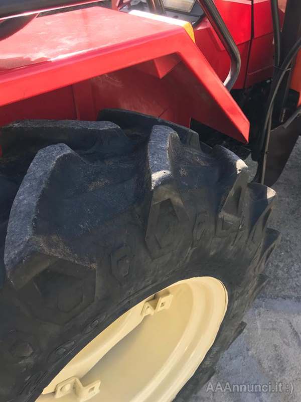Foto 12Trattore Valpadana con pala e gruetta, marca bonatti