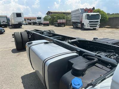 Iveco Stralis 190 310CV telaio 2 assi da allestire Km 0, cambio automatico - Foto 5
