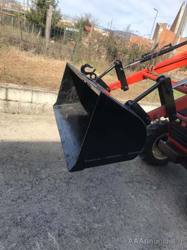 Foto 9Trattore Valpadana con pala e gruetta, marca bonatti