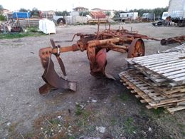 Foto 2 Aratro Sorgim bivomero carelato, prezzo trattabile