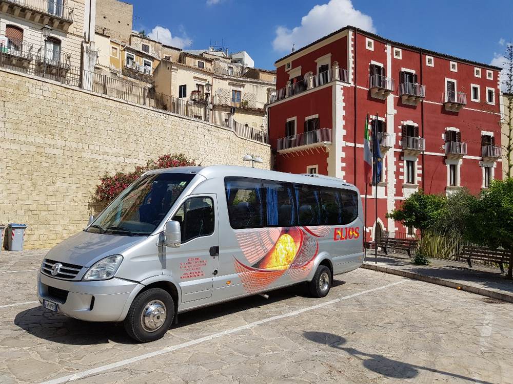 vendo-pulmino-23-posti-anno-2008-km-520000-euro-4-prezzo-trattabile