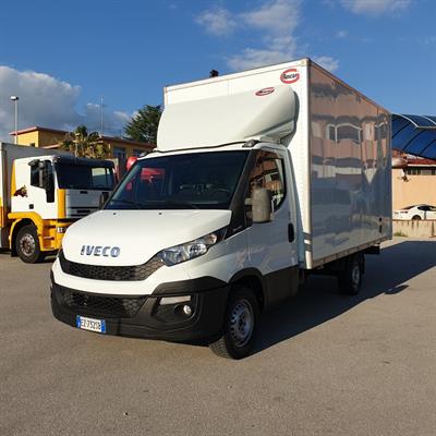 Daily 35s11 E5 furgonato 4,30mt del 2015 Iveco Km 200000, marca Resti - Foto 3