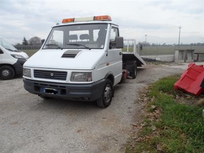 Carroattrezzi Iveco Daily usato Anno 1993 Km 220000, in ottime condizioni - Foto 3