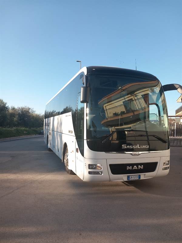 Foto 10Autobus MAN appena tagliandato Anno 2016 Km 0 Euro 6, full optional