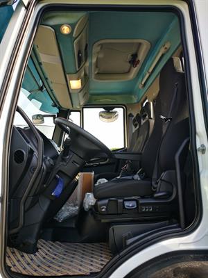 Iveco Eurocargo 180E32 K con gru Ferrari 7183 e ribaltabile Anno 2022 - Foto 3
