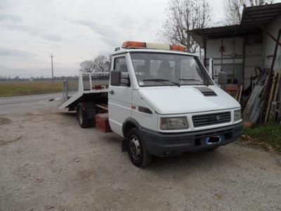 Carroattrezzi Iveco Daily usato Anno 1993 Km 220000, in ottime condizioni - Foto 2