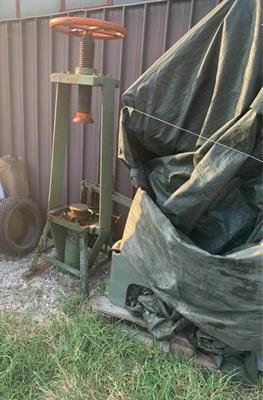 Minipressa agricola 250 €