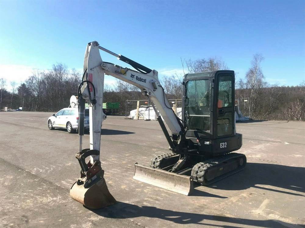 Miniscavatore Bobcat E32 - 32 Qli Escavatore
