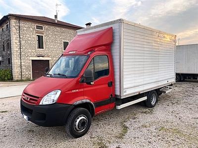Iveco Daily 65C18 furgonato con sponda retrattile