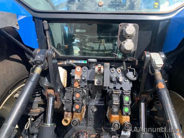 Foto 2New Holland TM 190 Anno 2002