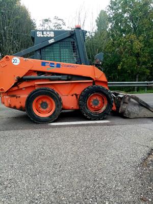 Fiat Hitachi SL55B usato Tipologia Pala Anno 2000 Ore 8200 - Foto 3