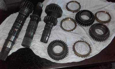 Alberini, sincronizzatore e ingranaggi del cambio di trattor