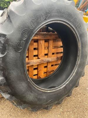 Gomma usata ma in ottimo stato goodyear 18.4 R 38