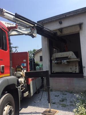 Camion Marca MAN con gru, cassone fisso, in ottime condizioni - Foto 3