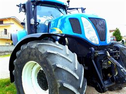 New Holland T7040