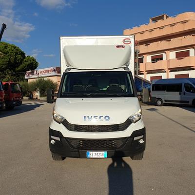 Daily 35s11 E5 furgonato 4,30mt del 2015 Iveco Km 200000, marca Resti - Foto 2