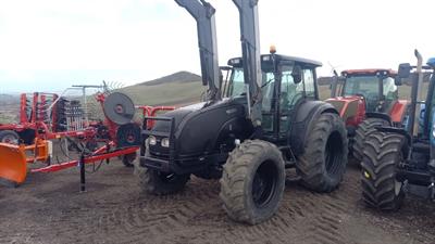 Trattore VALTRA usato