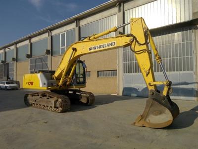 New Holland E175 Usato