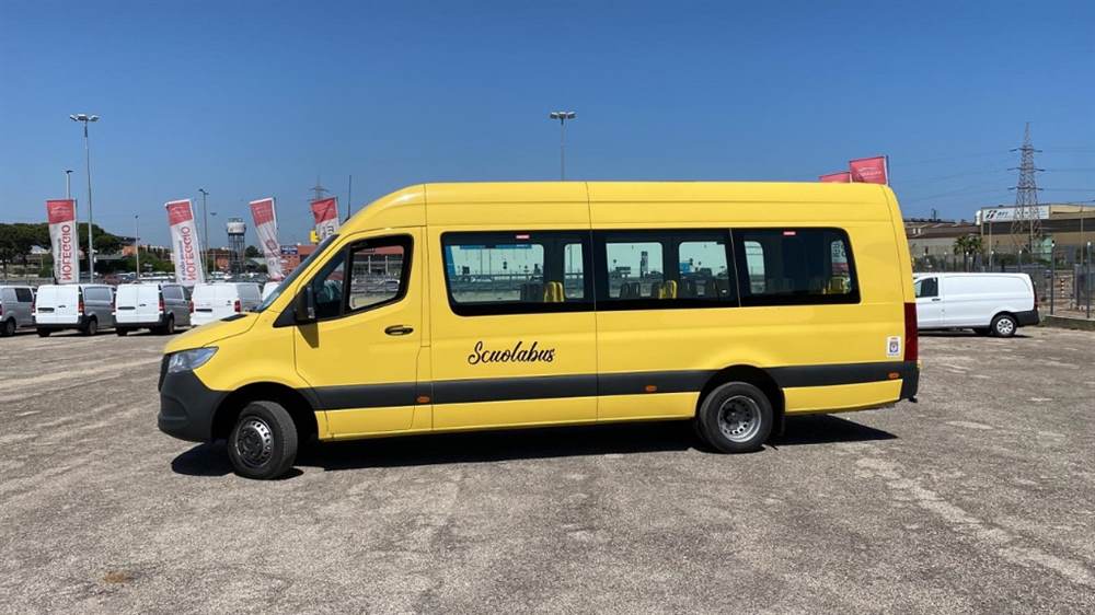 Scuolabus nuovo di fabbrica Marca Mercedes Anno 2022 Km 0 - Bari Scuolabus nuovo di fabbrica Marca Mercedes Anno 2022 Km 0 - Bari