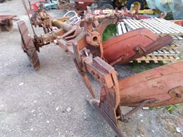 Aratro Sorgim bivomero carelato