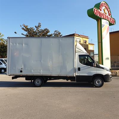 Daily 35s11 E5 furgonato 4,30mt del 2015 Iveco Km 200000, marca Resti - Foto 4