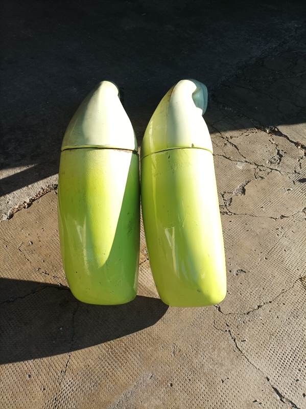 EVGATSAUTO Specchi Retrovisori Per Moto, Paio 7/8 Pollici, Manubrio Bar End, Nero Con Estremità Oro, Antiriflesso
