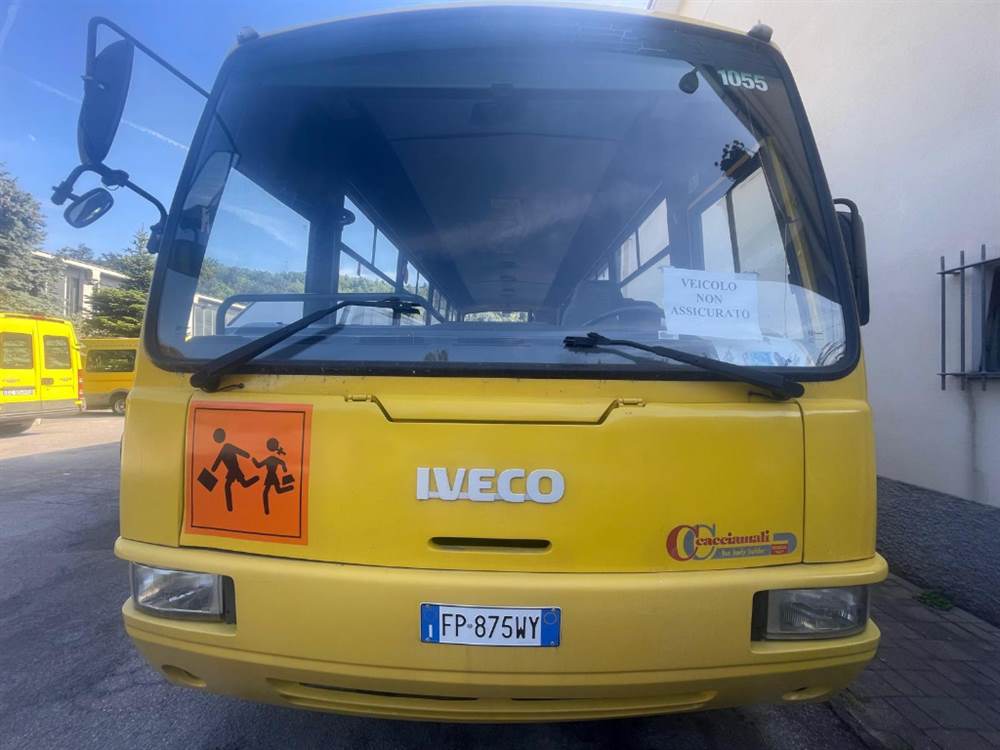 Scuolabus Iveco Cacciamali Anno 1999 Km 750000 Euro 2 Savona scuolabus-iveco-cacciamali-anno-1999-km-750000-euro-2-savona
