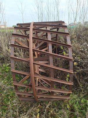 Gabbie -ruote in ferro in buone condizioni